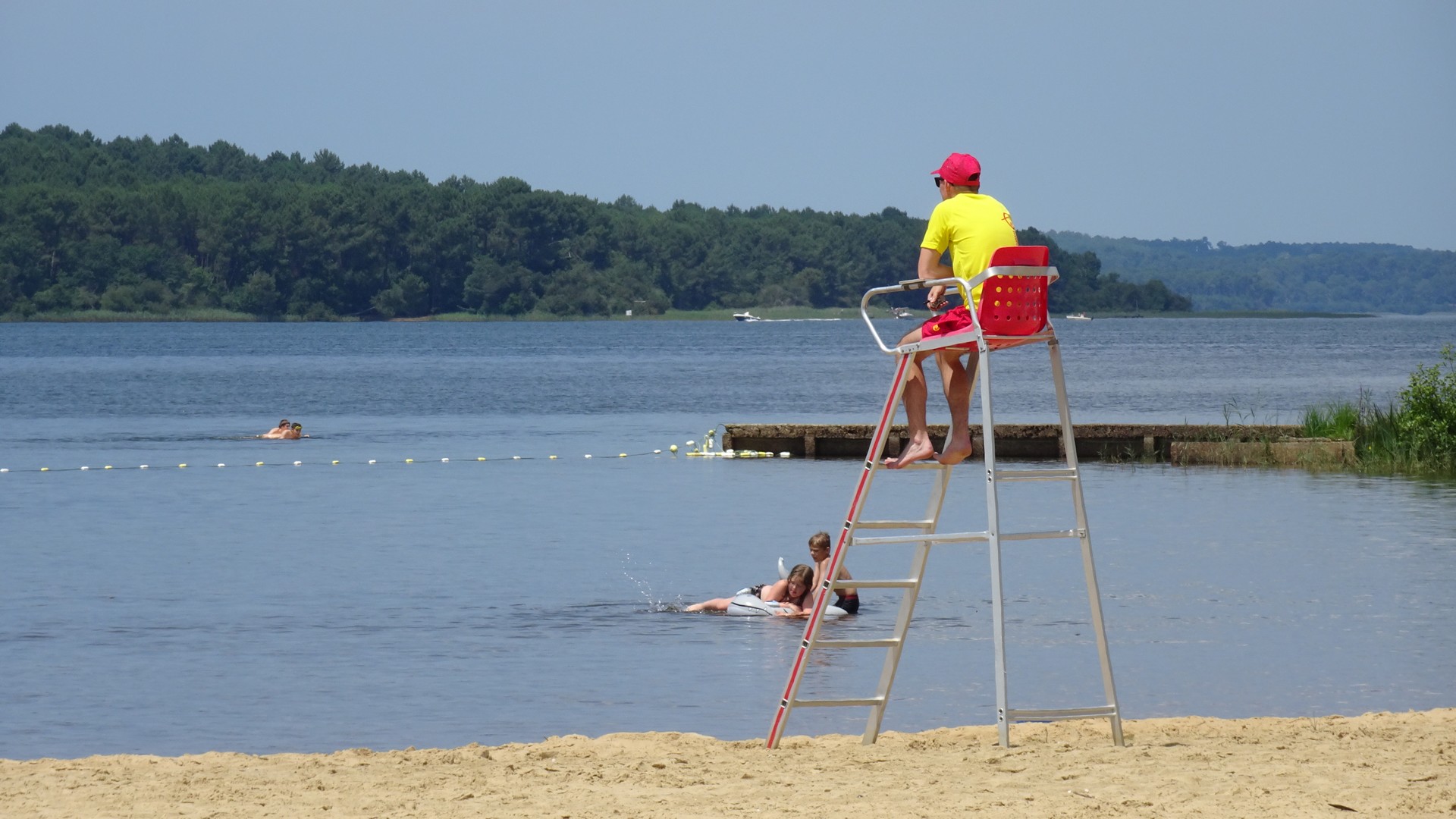 Aire de camping-cars du lac - photo 2