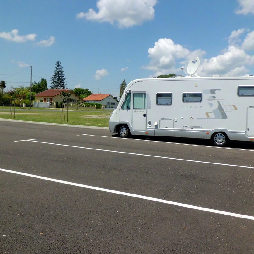 Aire de camping-cars de Villeneuve-de-Marsan, Villeneuve-de-Marsan - photo 5