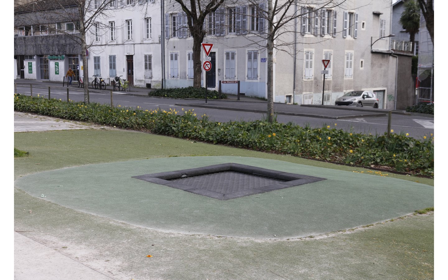 Aire de jeux - Place de Verdun Sud