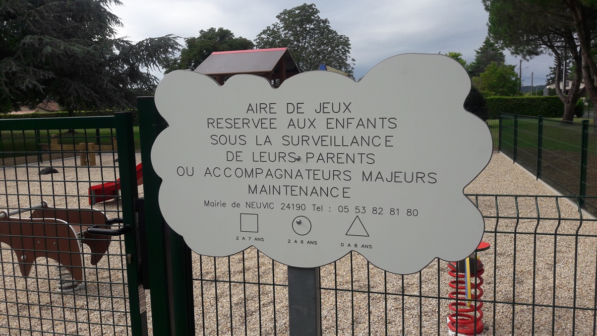 Aire de jeux du boulodrome, Neuvic - photo 3