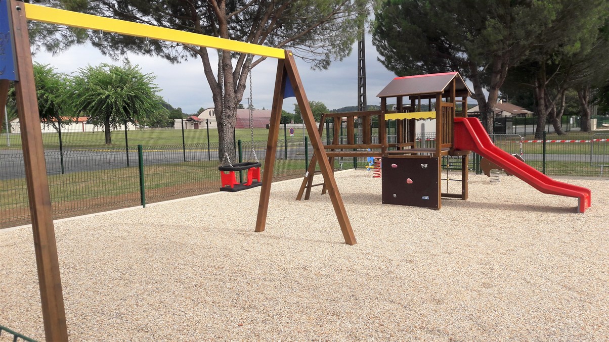 Aire de jeux du boulodrome, Neuvic