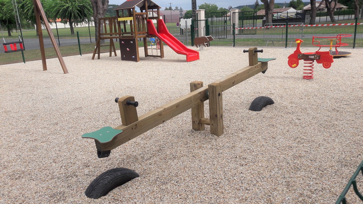 Aire de jeux du boulodrome, Neuvic - photo 2