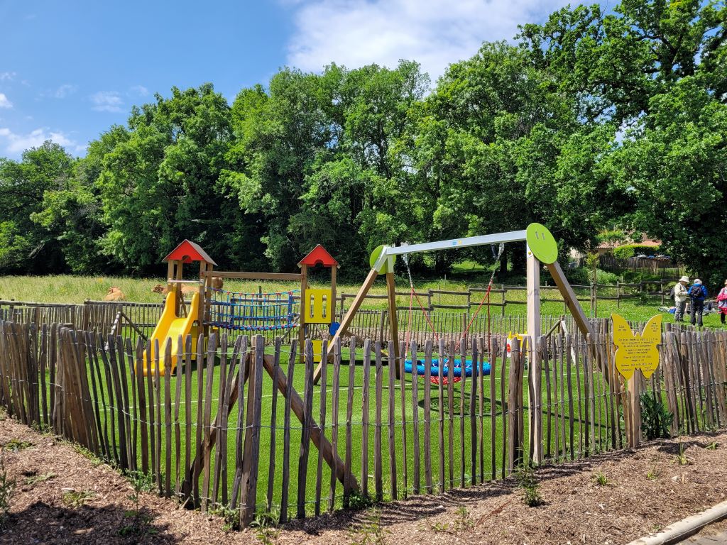 Aire de jeux, Vallereuil - photo 2