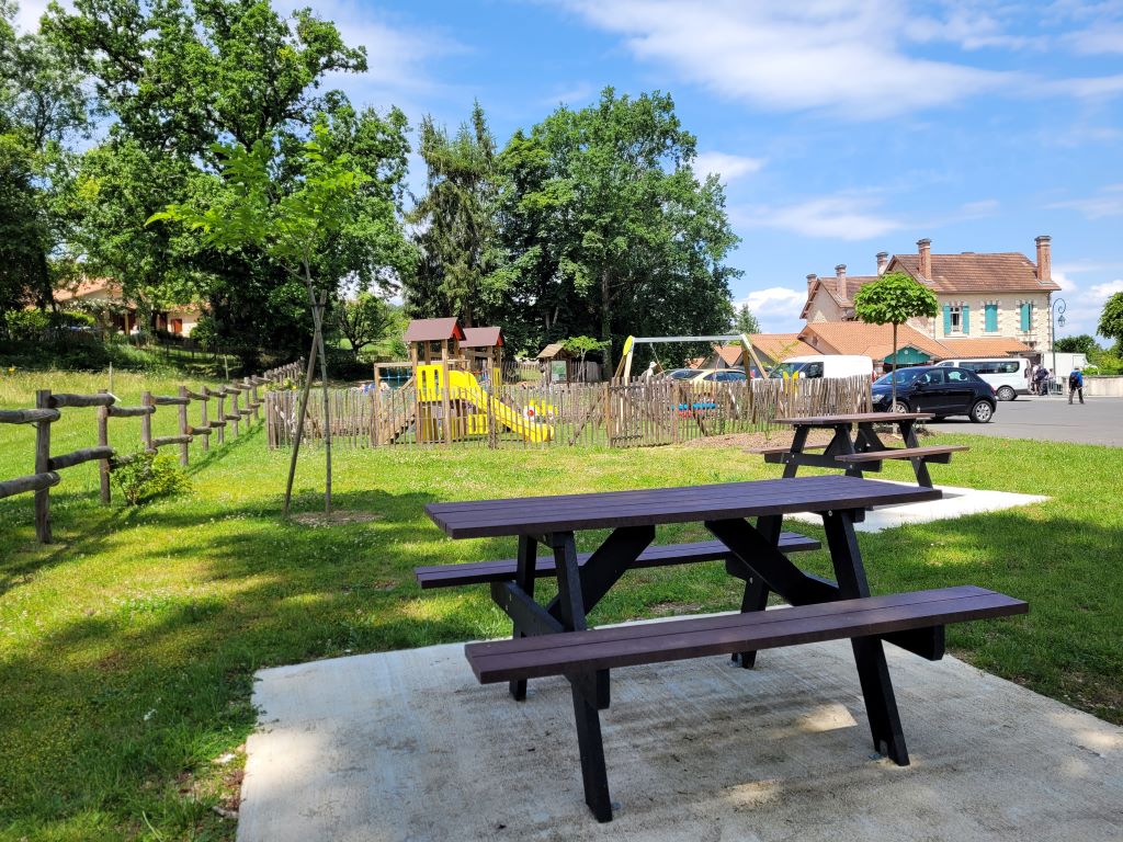 Aire de jeux, Vallereuil - photo 5