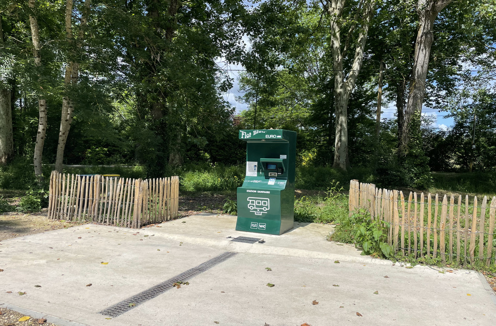 Issigeac - aire de camping-car