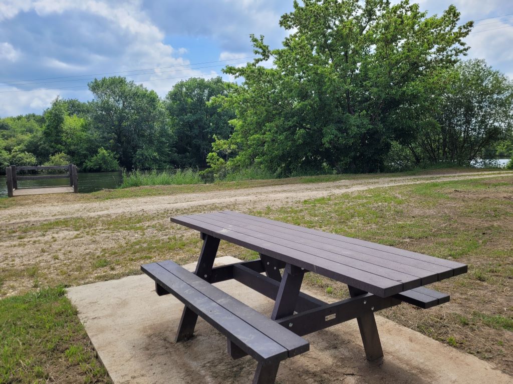 Aire de pique-nique de la Fontpeyre à Douzillac