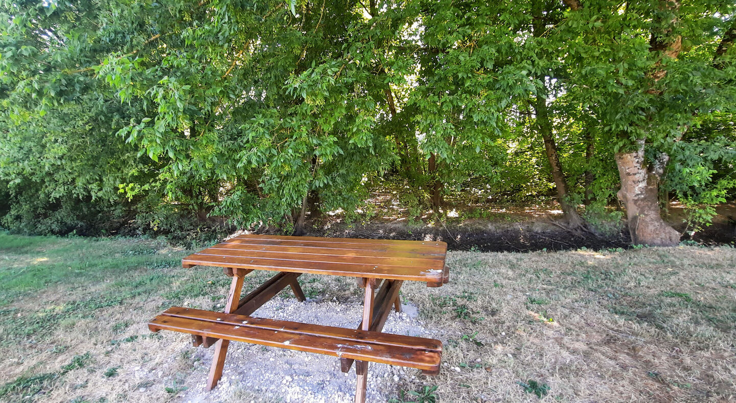 Aire de pique-nique de Saint Martin l'Astier - photo 4