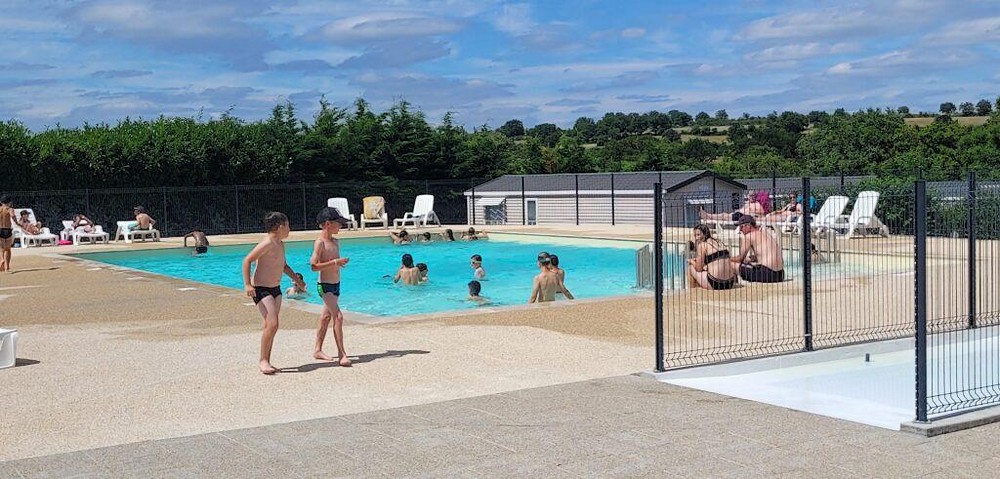 Piscine d'Argentonnay - Camping au lac d'Hautibus, Argentonnay - photo 2