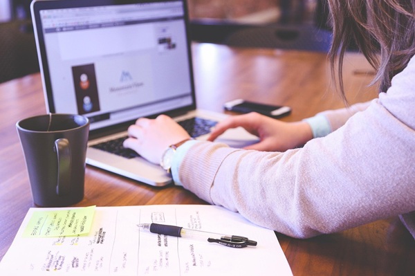 Atelier numérique Canva : débuter sans stress