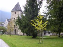 au départ, l'église Saint Etienne