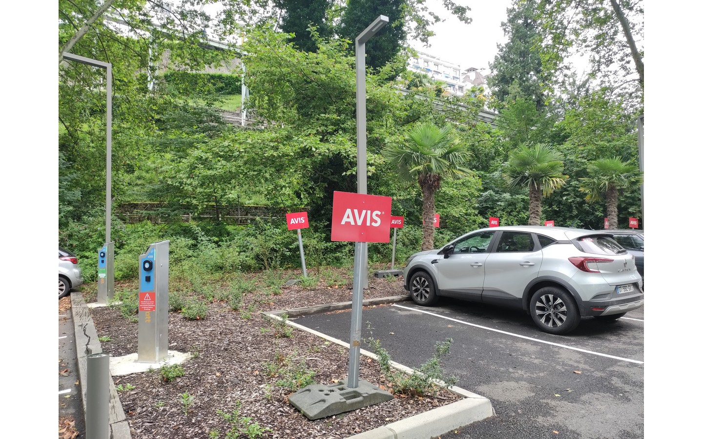 Avis - Gare SNCF - photo 3