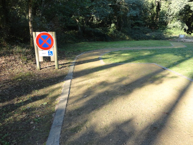 Ponton de pêche du ruisseau du moulin, Azur