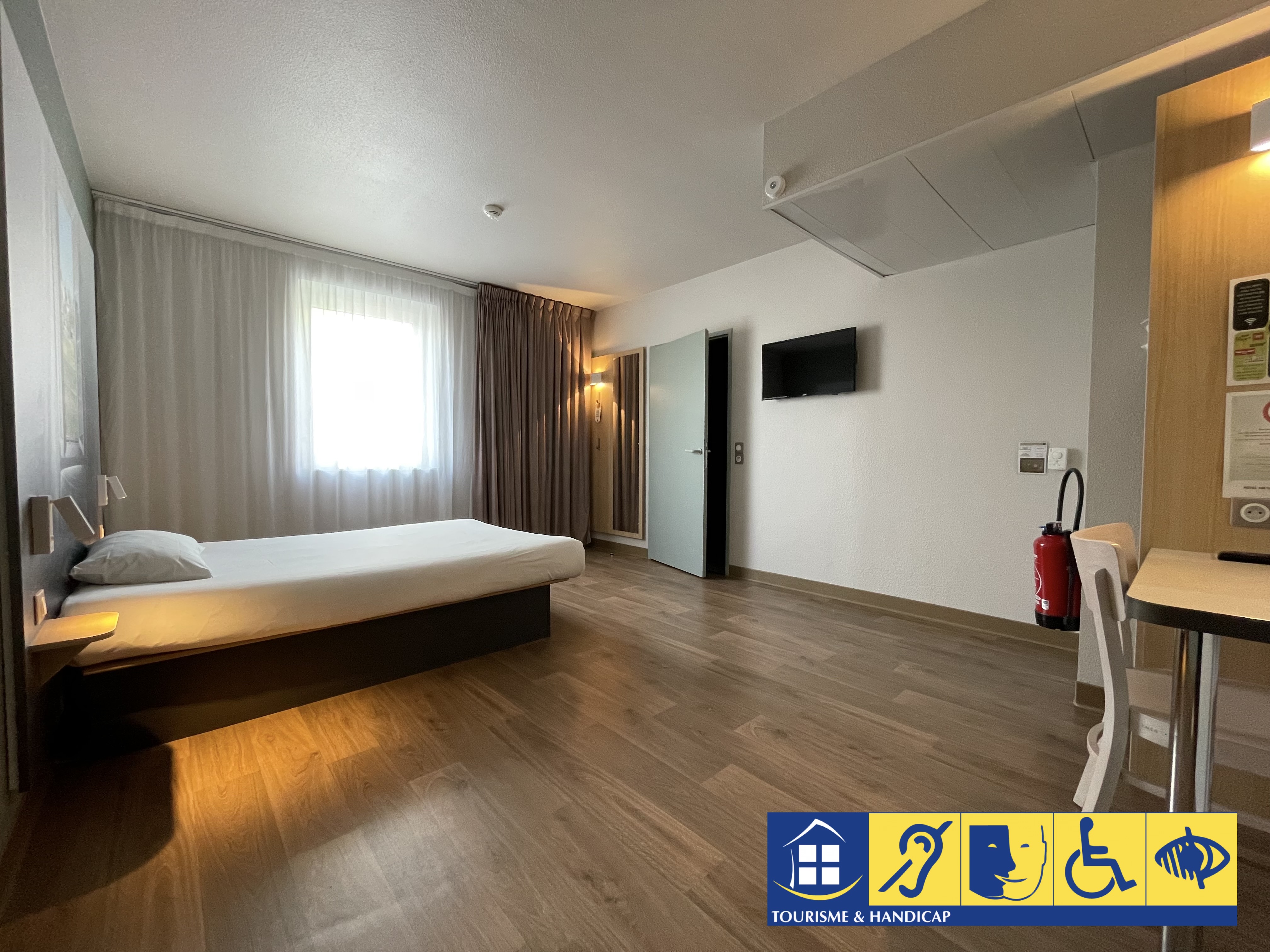 Hôtel B & B, Langon - photo 10