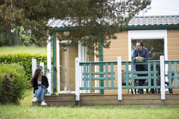 Camping la Baignade - La Celle Dunoise - Chalet 1 - photo 2