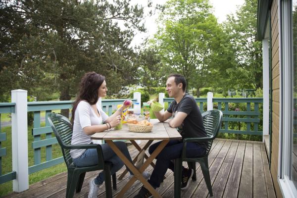 Camping la Baignade - La Celle Dunoise - Chalet 1