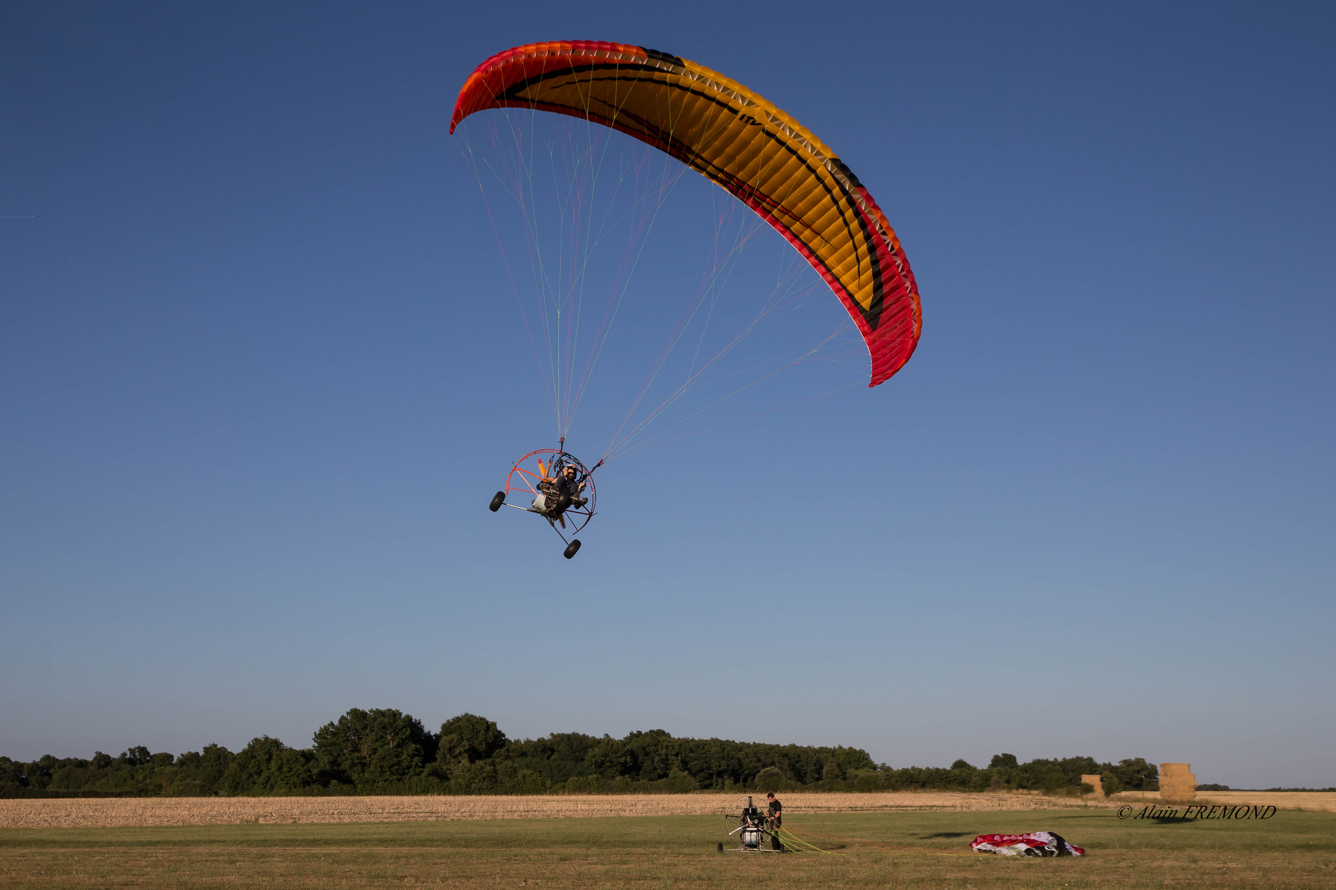 Baptême de l'air en parapente à moteur - photo 2