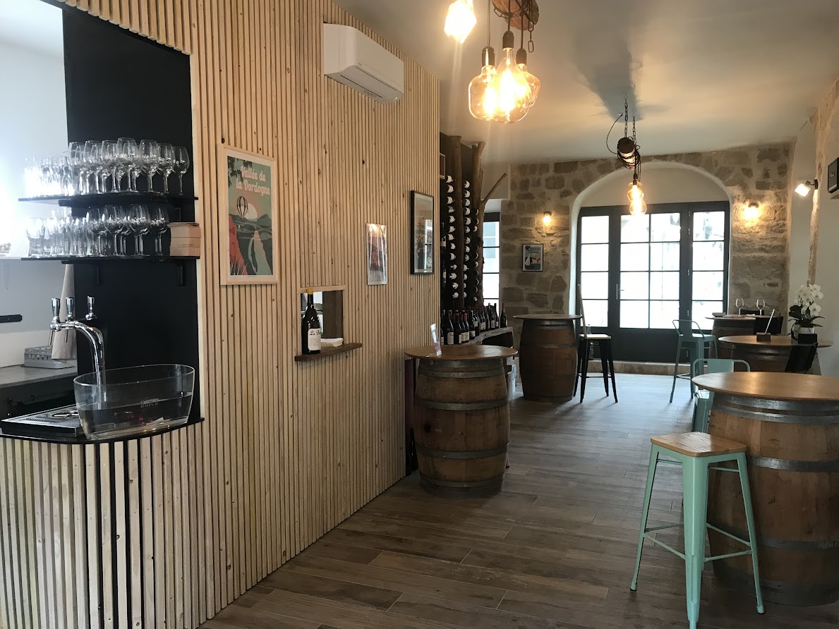 Lucille Flaconneuse - Cave, Brasserie et Bar à vin — photo 2