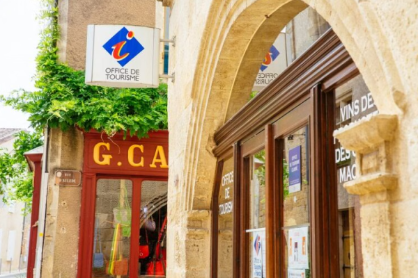 Visite de Saint-Macaire en famille