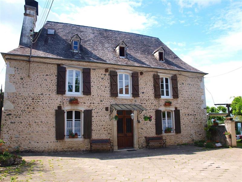 Monsieur Jean-André et Madame Maryse BISCAR