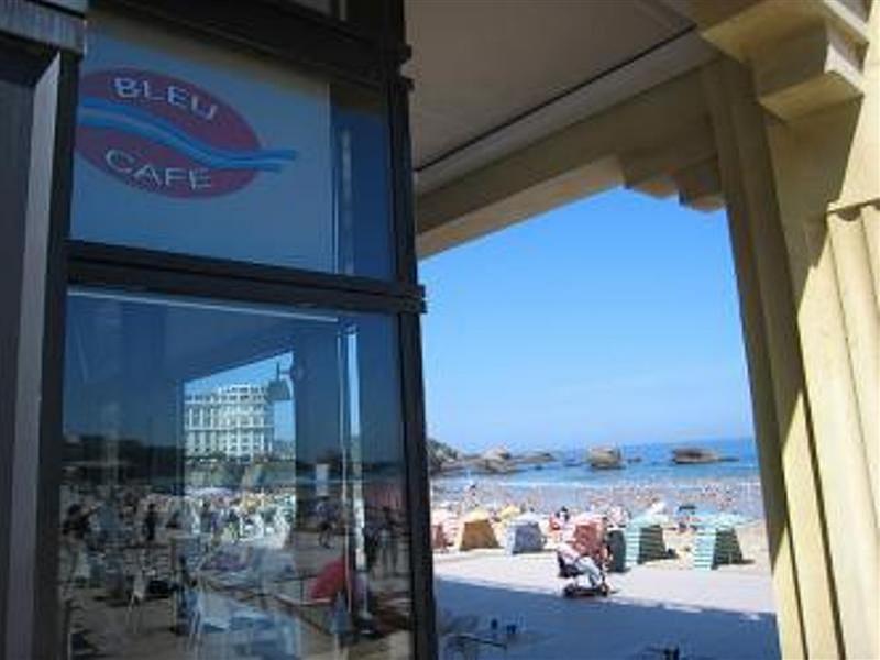 Bleu Café
