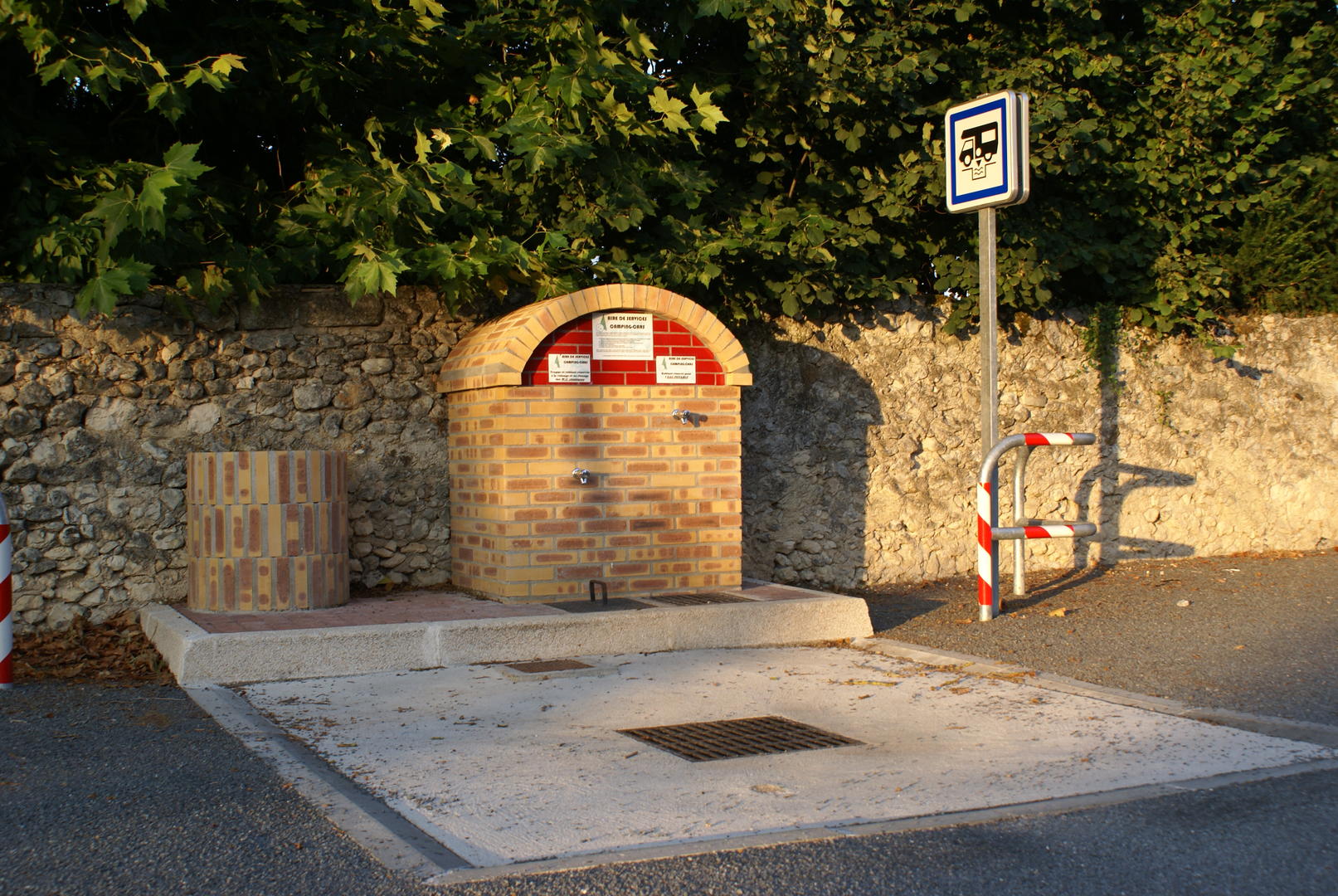 Aire de service communale de Saint-Léon-sur-l'Isle