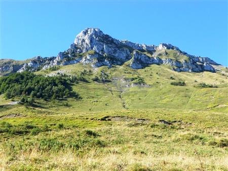 Boucle du Montagnon de Bielle au plateau du Benou en Vallée d'Ossau Boucle du Montagnon de Bielle au plateau du Benou en Vallée d'Ossau