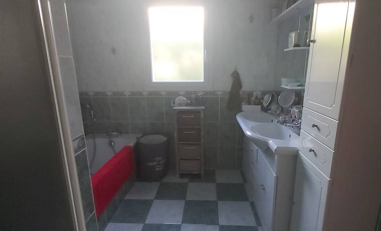 La Chambre aux Iris, Bressuire