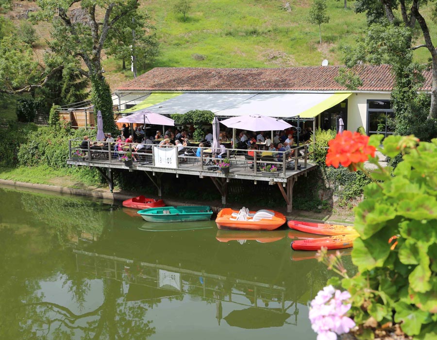 Camping 3* Au Lac D'Hautibus - EMPLACEMENT TENTE - MOBIL HOME - TIPI - CHALET, Argentonnay - photo 12