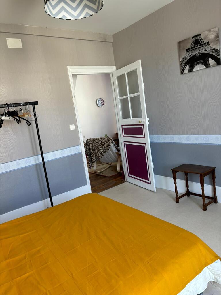 Mme Valérie RENNESSON Rue Saint-Pierre - photo 2