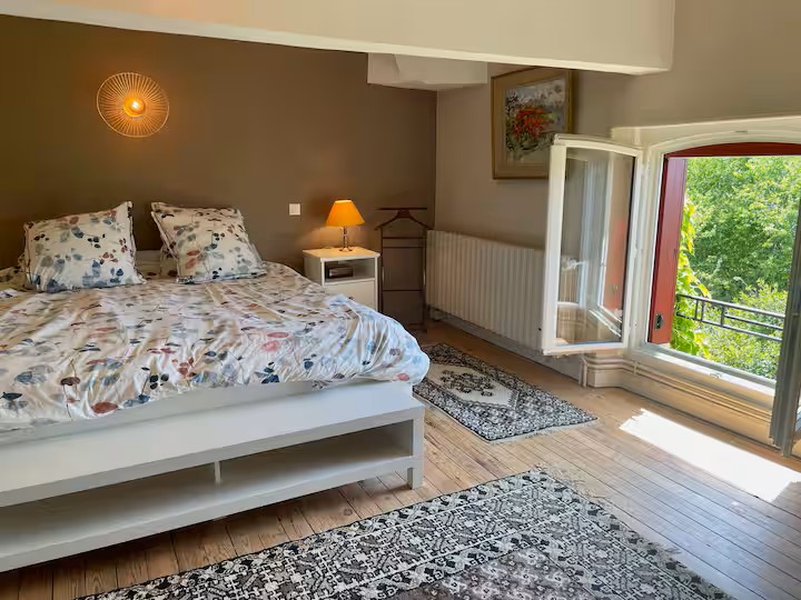 La Villa Rouge, Valdivienne - photo 3