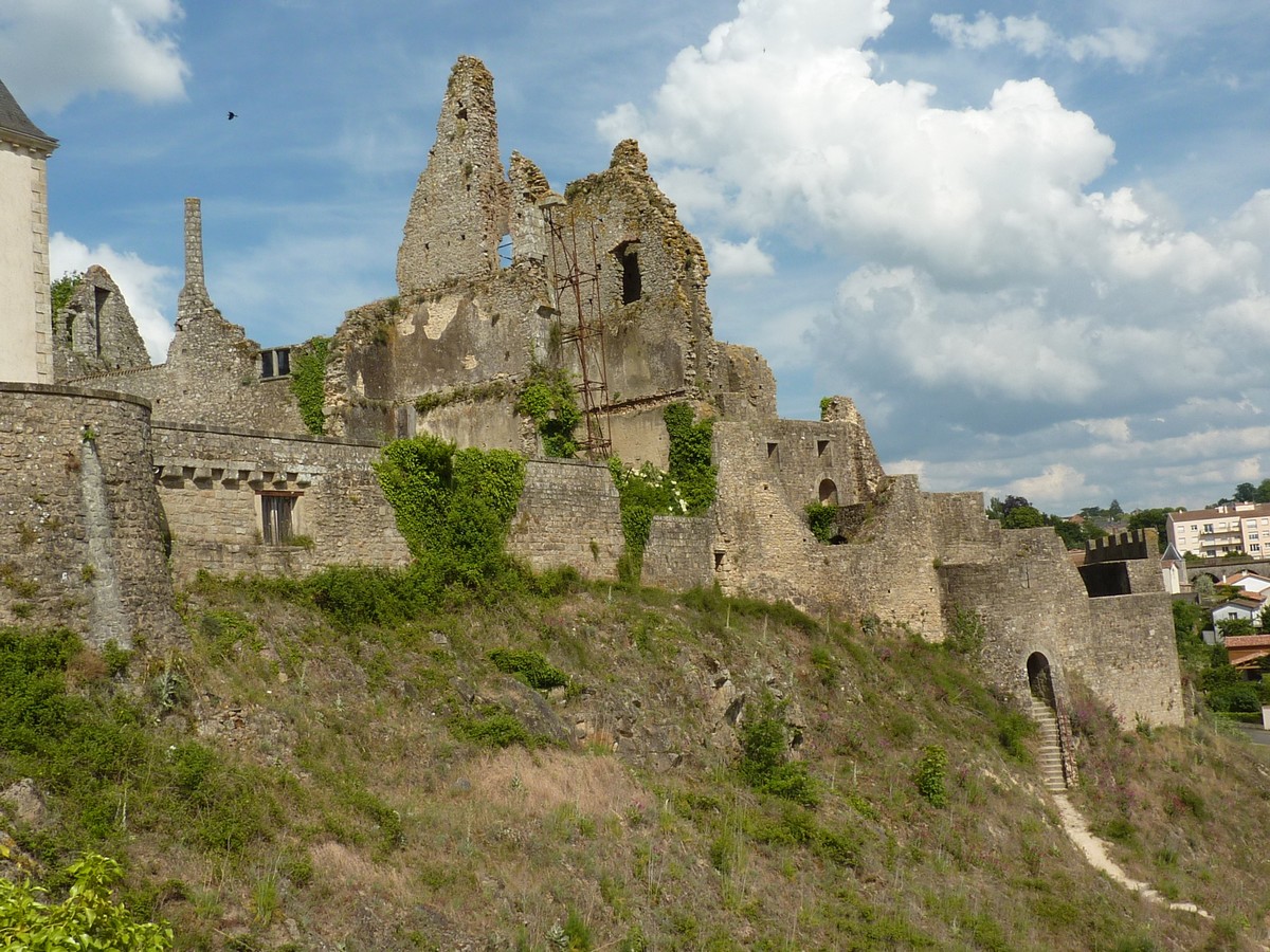 Château De Bressuire, Bressuire - photo 4
