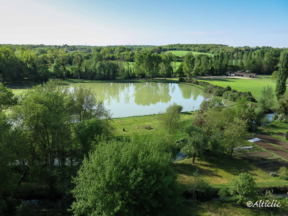 Aire de Loisirs de Château-Larcher