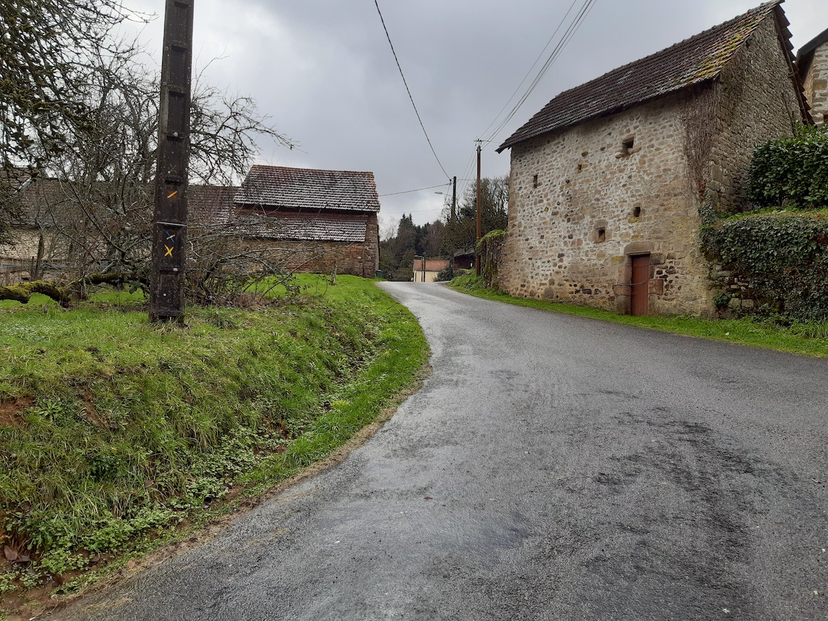 Chemin des villages, La Jonchère-Saint-Maurice - photo 3
