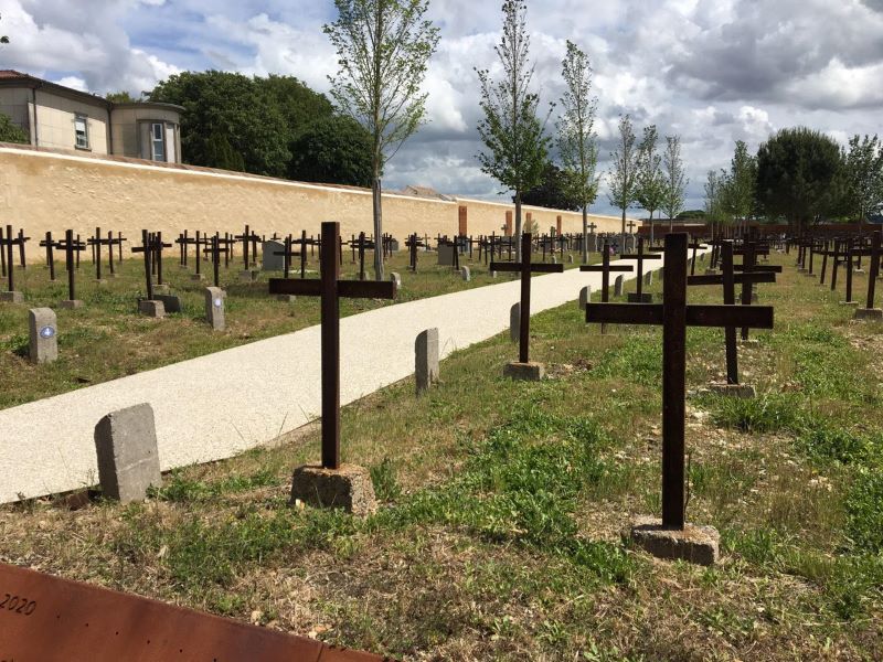 Site Mémorial du cimetière des Oubliés et la Maison du Fossoyeur