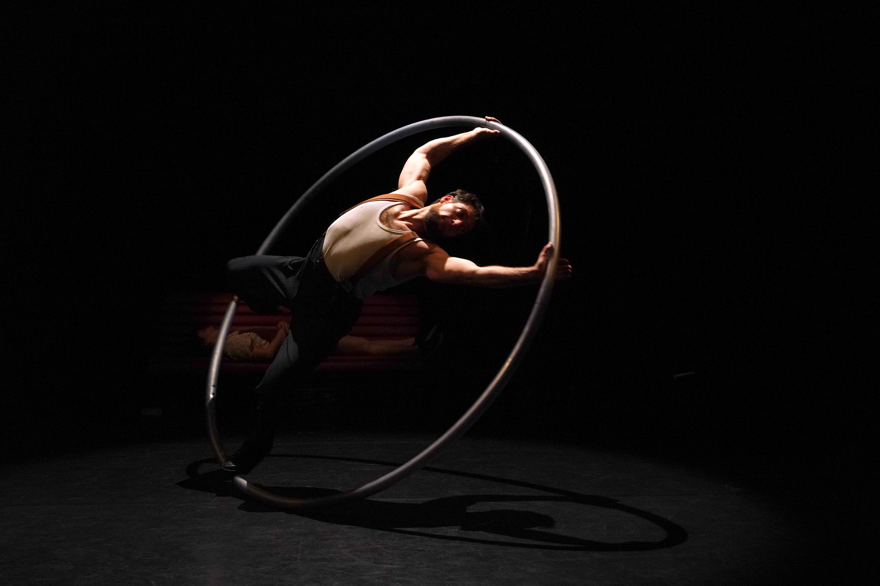 Spectacle « Tant qu'il ne pleut pas » Acro sway duo, Villegouge