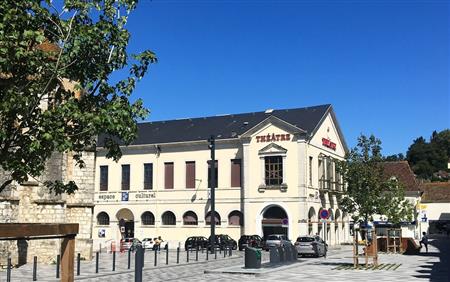 Théâtre : Chez Francis et Concert d'ouverture