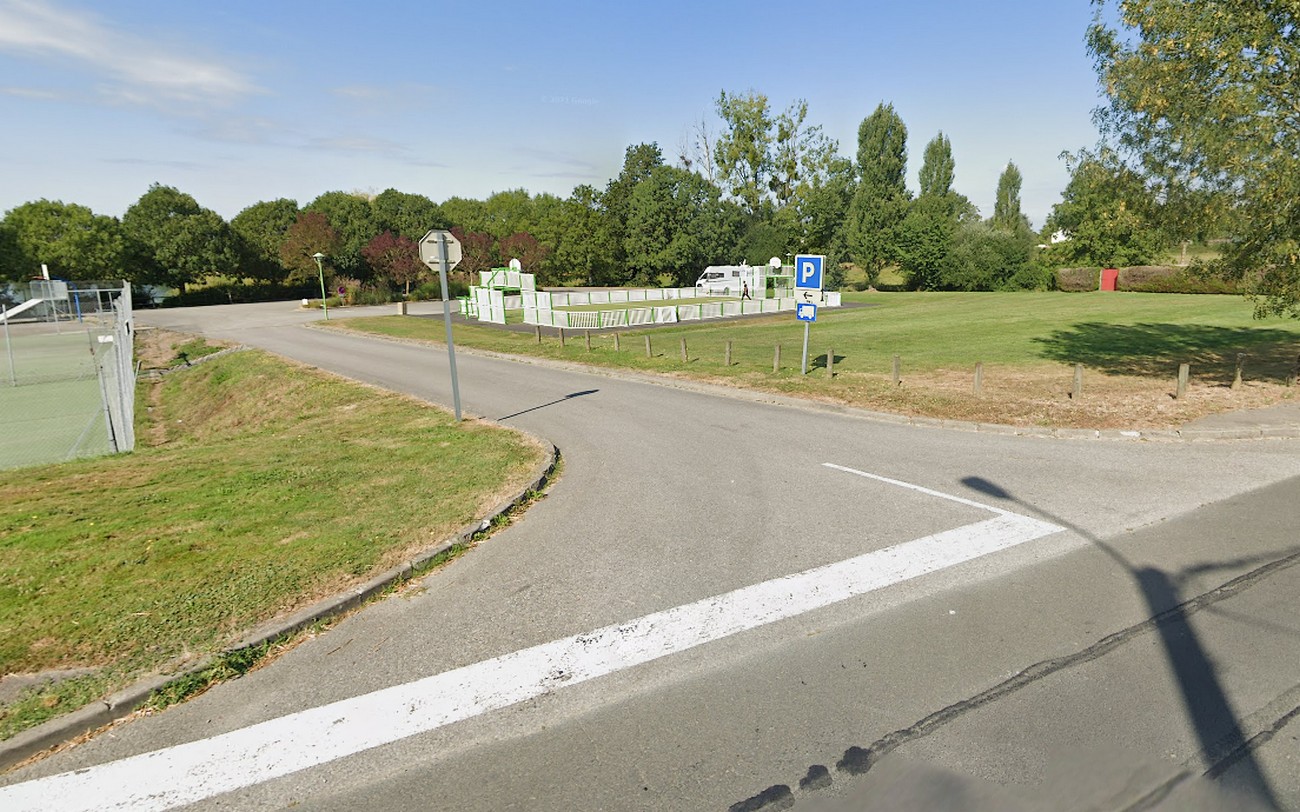 Aire de service municipale de camping-car de Courlay