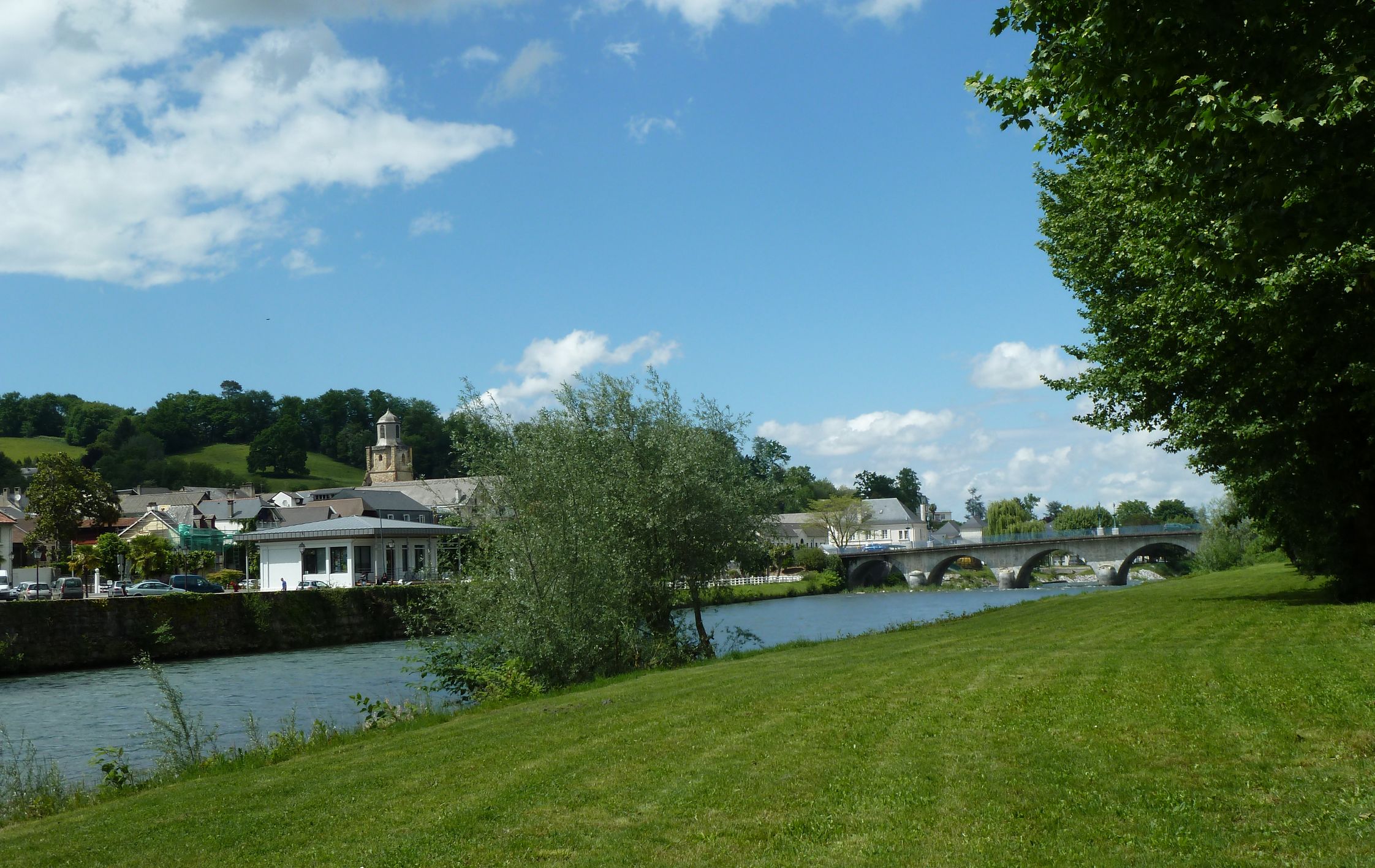 Balade à Roulettes n°44 : Nay, du lavoir à la passerelle