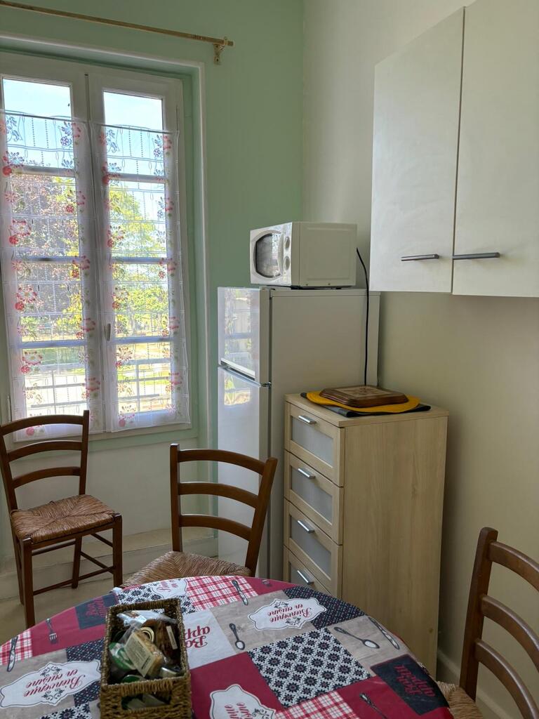 Mme Valérie RENNESSON Rue Saint-Pierre - photo 3