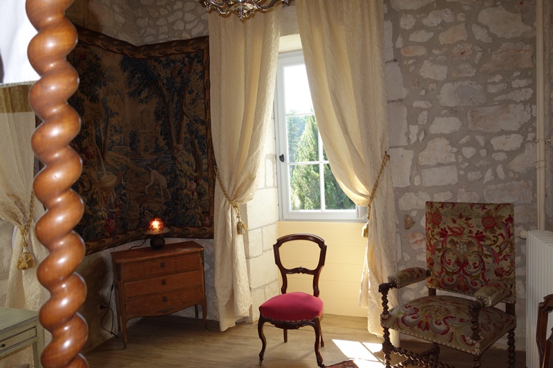 Château de Château l'Evèque, Château-l'Évêque