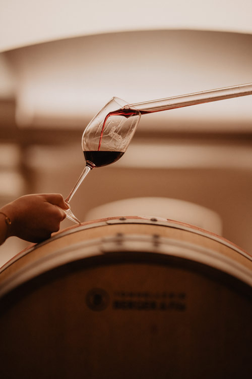 Dégustation à la barrique au Château Lagrange
