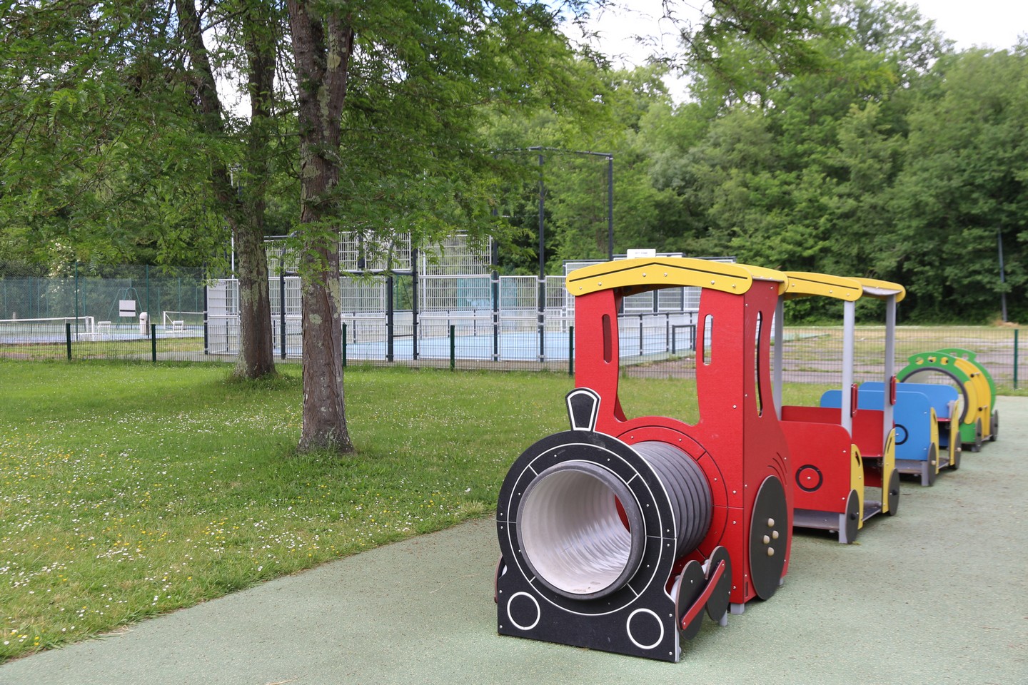 Aire de Jeux - photo 2