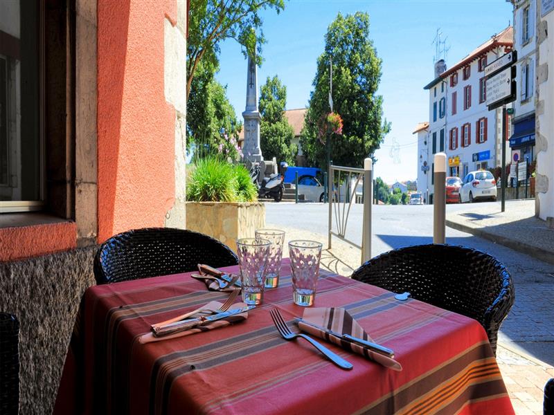 Hôtel-Restaurant Le Relais des Tilleuls