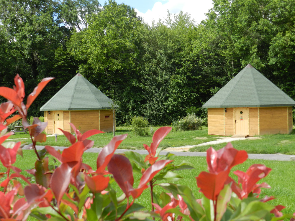 Yourtes Isba du Domaine de Dienné