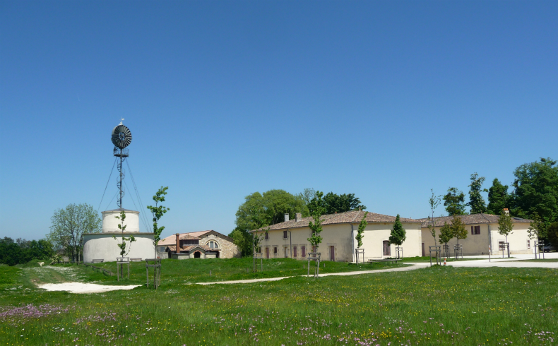 Domaine de Beauval - Eolienne de Bollée, Bassens