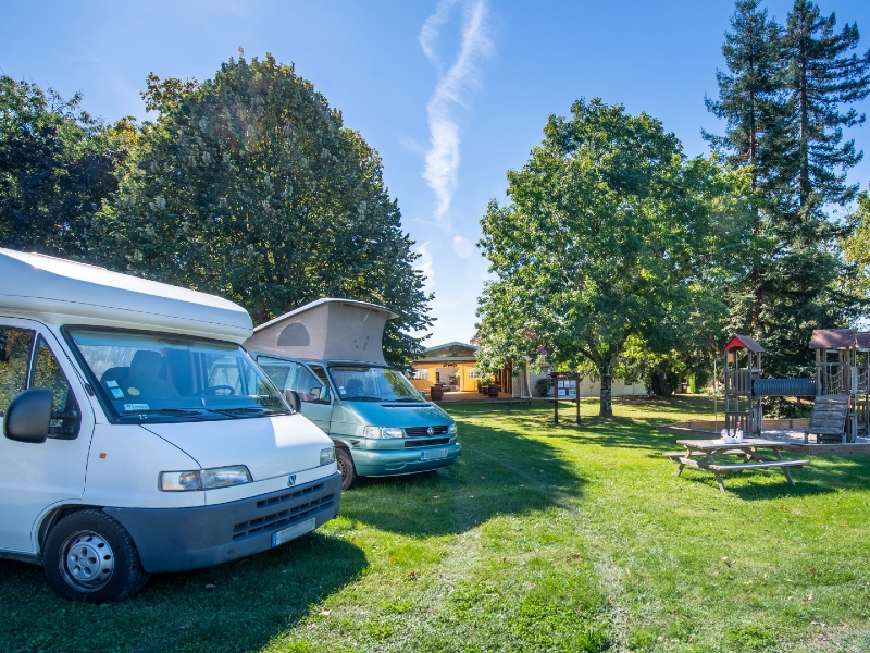 Aire de camping-cars du Domaine de La Grave - photo 3
