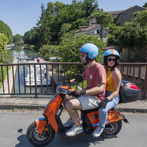 eDOG - Location de scooters électriques en libre-service à Tonneins — photo 2