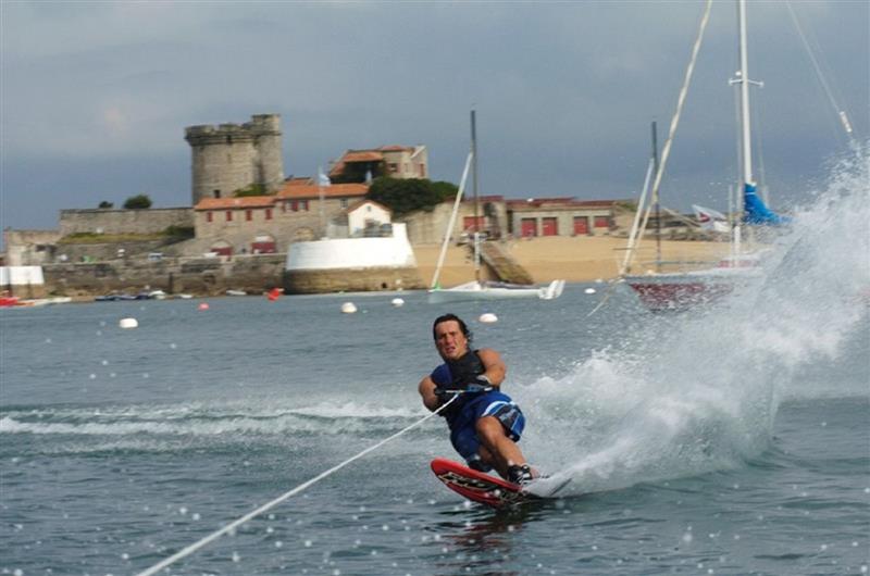 ÉVI Nautika Glisse tractée