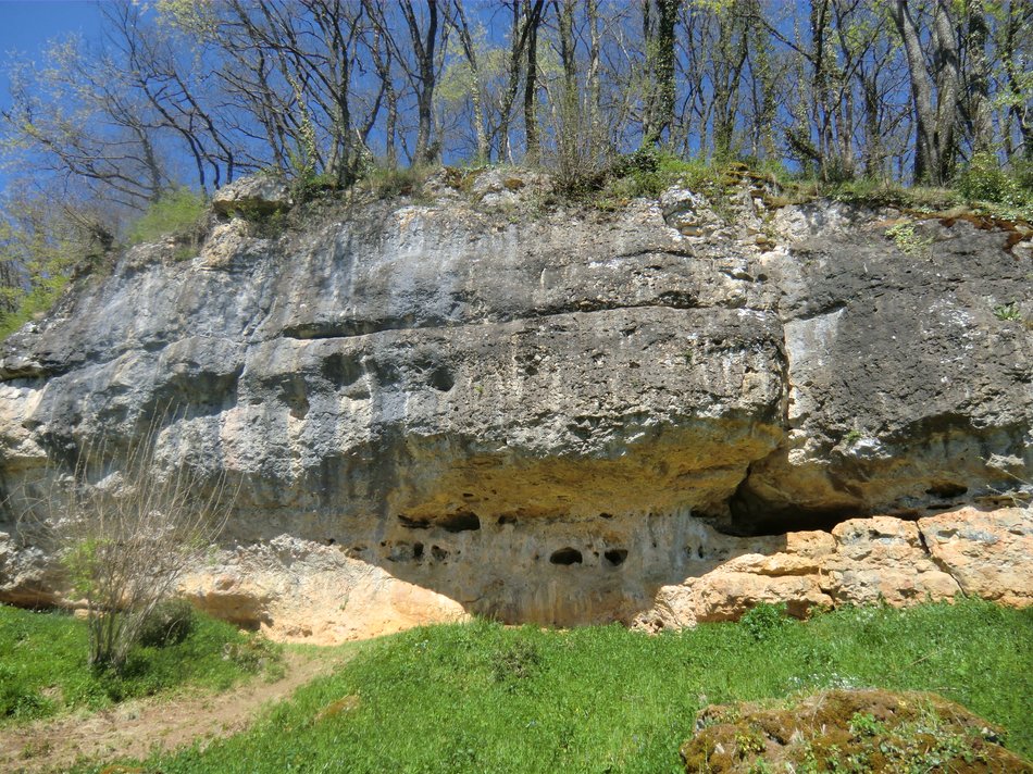 Falaise et Étang du Gué de l'Omme