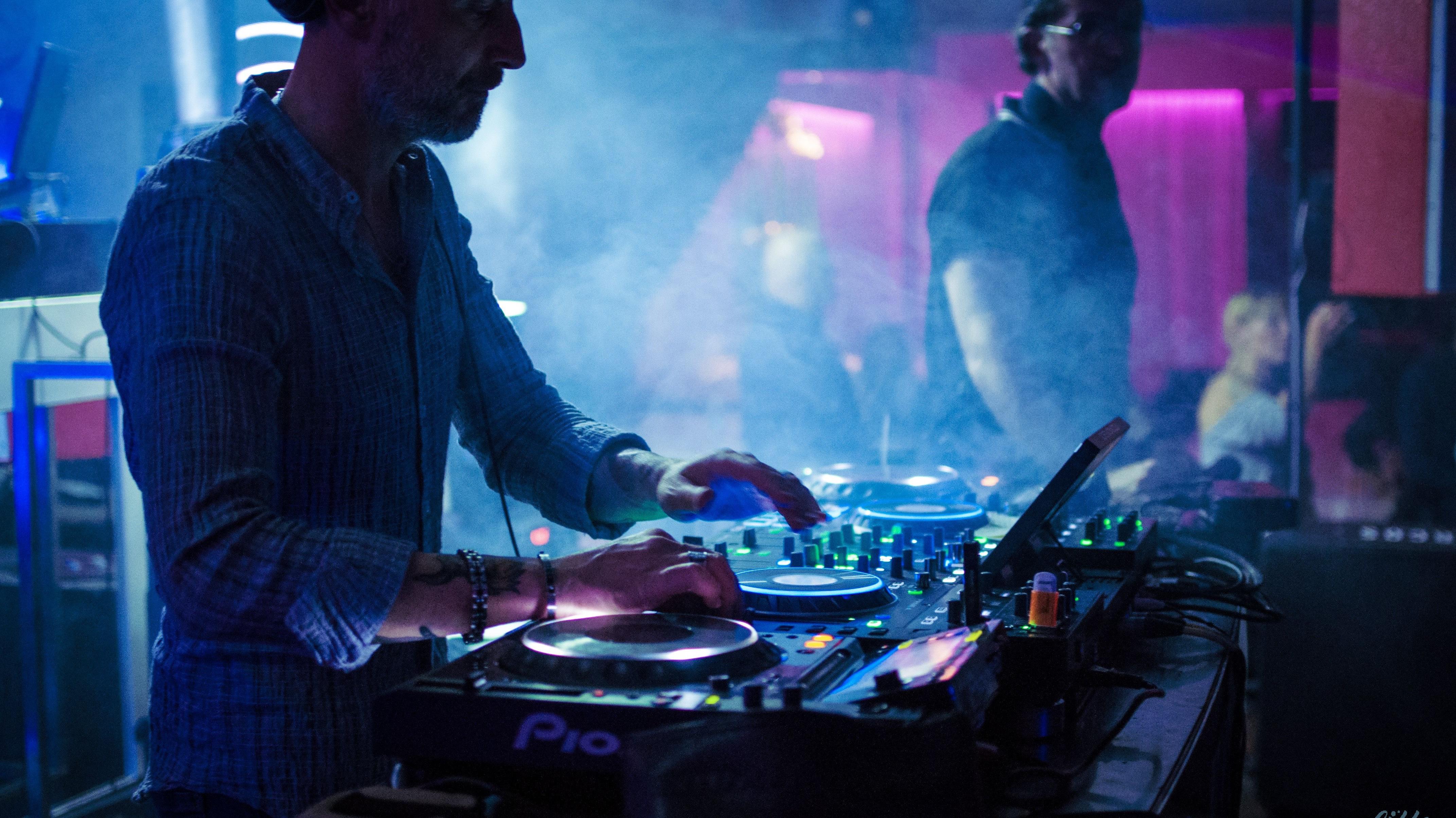 Soirée DJ à Monceaux-sur-Dordogne